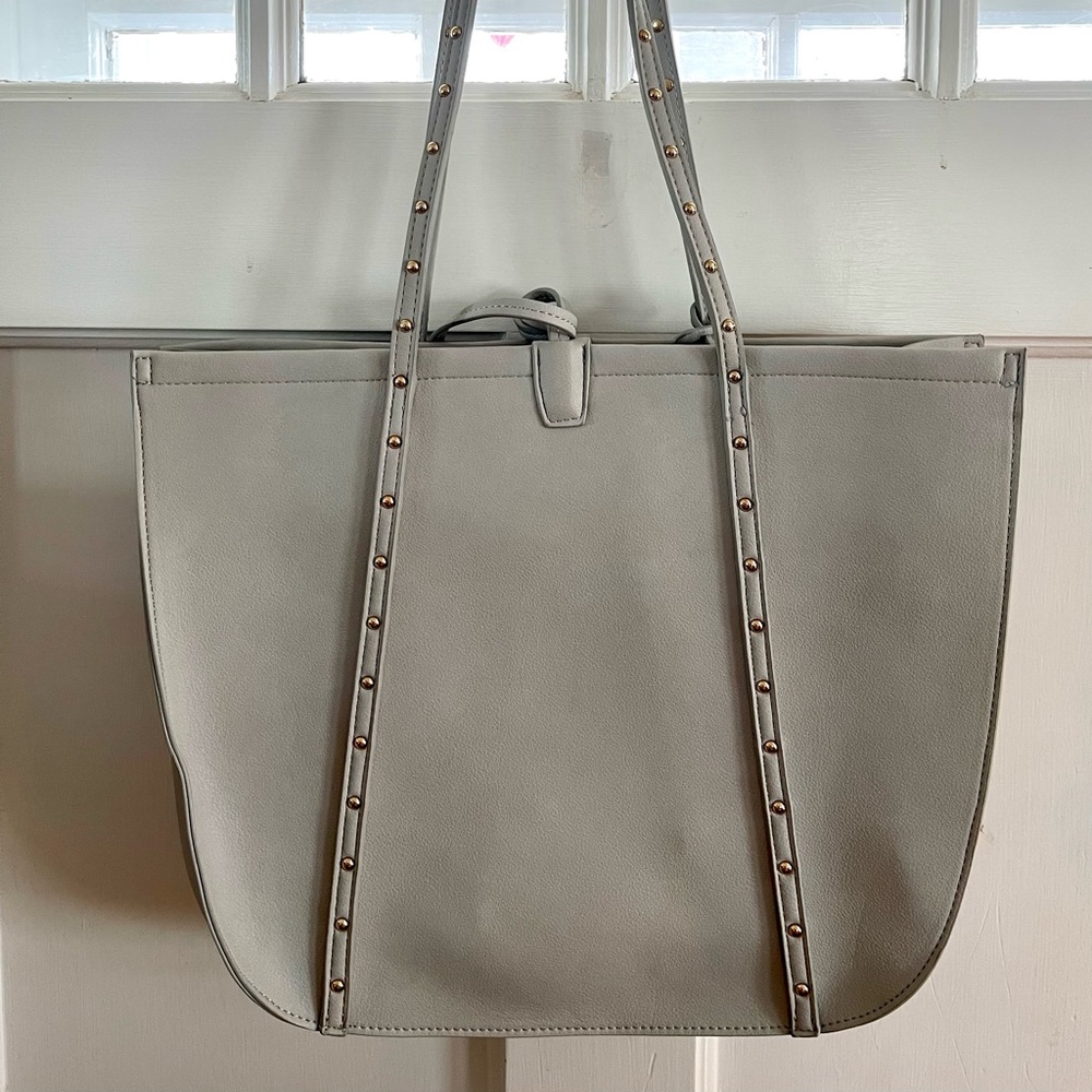 NWT 2 Piece Shiraleah “Mel” Tote and Wristlet - Picture 3 of 7